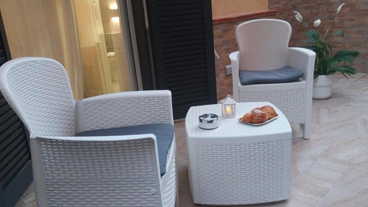 Alery Hotel Napels Buitenkant foto